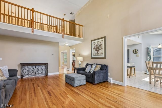 6 Lauren Ct, Wayne Twp., NJ 07470
