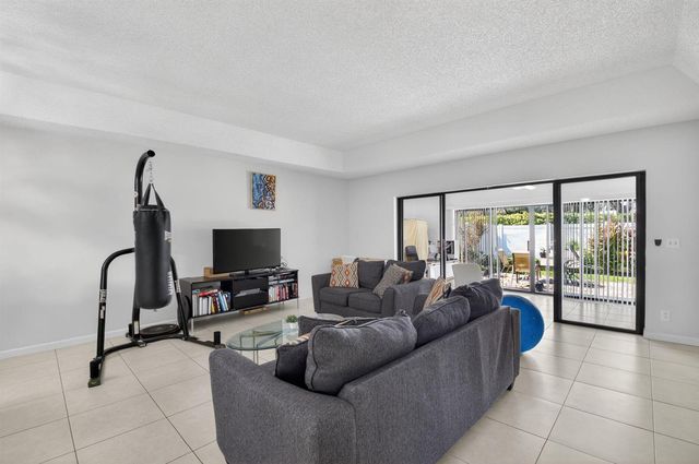 19881 Villa Medici Place, Boca Raton, FL 33434