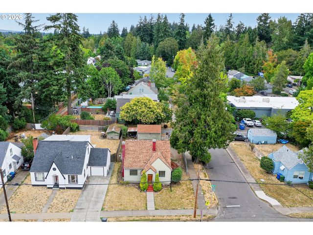 2275 CENTER St Ne, Salem, OR 97301