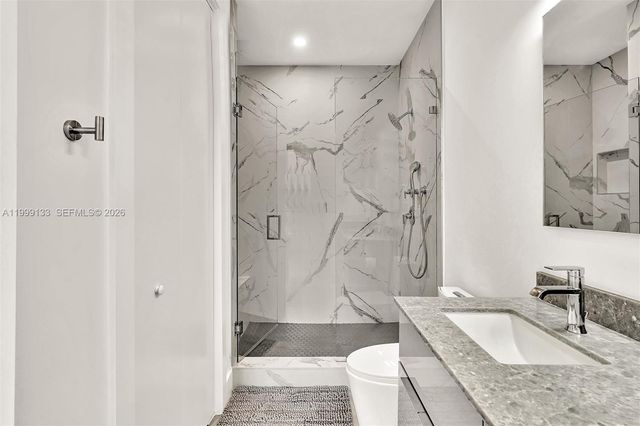 2100 Miami Rd 204, Fort Lauderdale, FL 33316