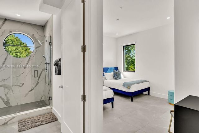 2100 Miami Rd 204, Fort Lauderdale, FL 33316