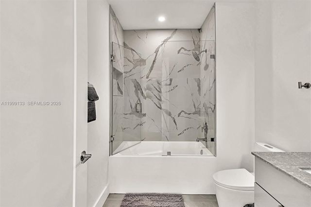 2100 Miami Rd 204, Fort Lauderdale, FL 33316