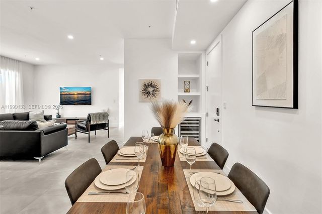 2100 Miami Rd 204, Fort Lauderdale, FL 33316