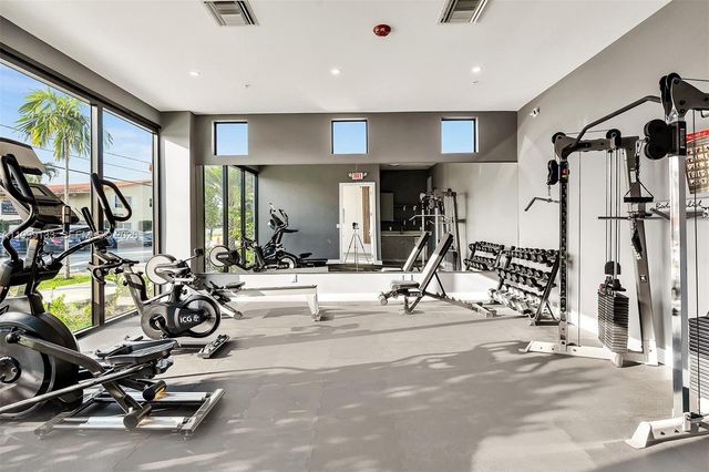 2100 Miami Rd 204, Fort Lauderdale, FL 33316