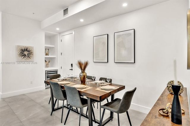 2100 Miami Rd 204, Fort Lauderdale, FL 33316