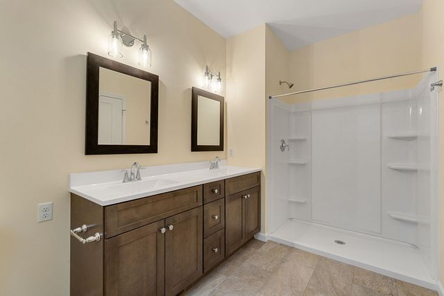 15 Dogwood Circle 15R Kousa, Milton, VT 05468