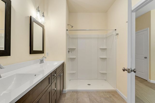 15 Dogwood Circle 15R Kousa, Milton, VT 05468