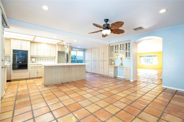 18119 Calvert Street, Tarzana, CA 91335