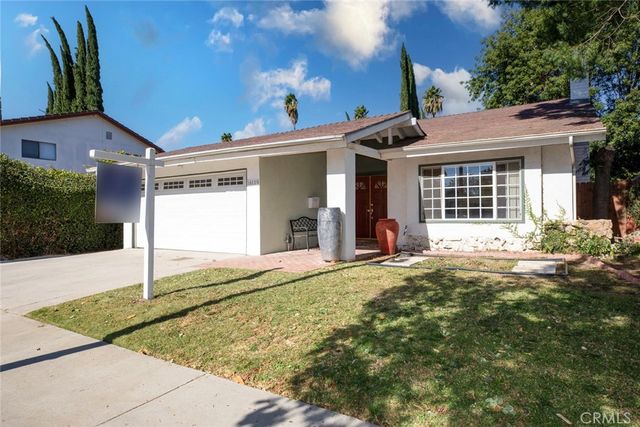 18119 Calvert Street, Tarzana, CA 91335