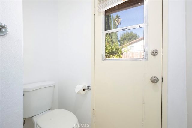 18119 Calvert Street, Tarzana, CA 91335