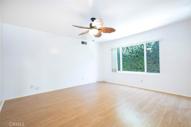 18119 Calvert Street, Tarzana, CA 91335