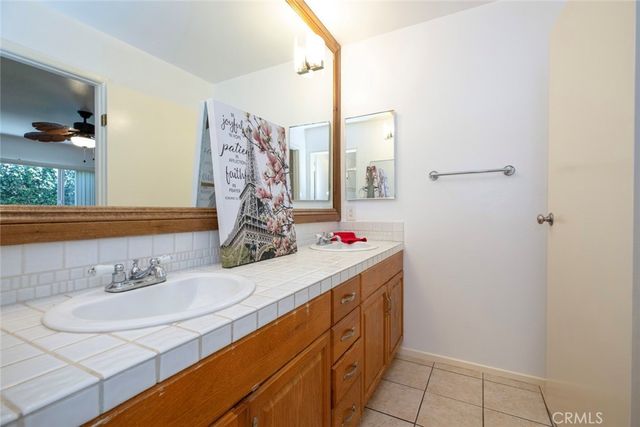 18119 Calvert Street, Tarzana, CA 91335