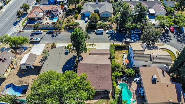 18119 Calvert Street, Tarzana, CA 91335