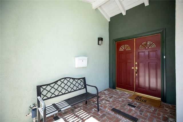 18119 Calvert Street, Tarzana, CA 91335