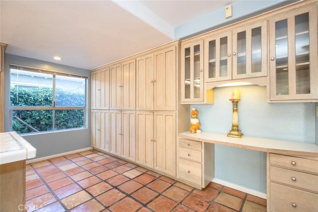 18119 Calvert Street, Tarzana, CA 91335