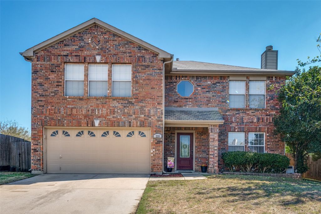 220 Sunset Oaks Drive, Fort Worth, TX 76112 — exterior