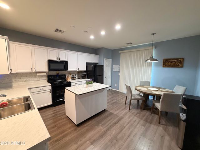 12021 W DAVIS Lane, Avondale, AZ 85323