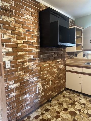 3983 10th Street, Ecorse, MI 48229