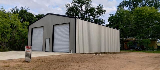 10719 Pine Street, Willis, TX 77318