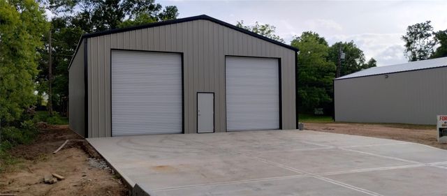 10719 Pine Street, Willis, TX 77318