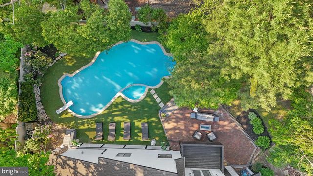 8 CHIPLEY RUN, Voorhees, NJ 08043