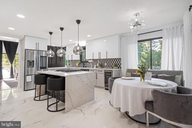 8 CHIPLEY RUN, Voorhees, NJ 08043