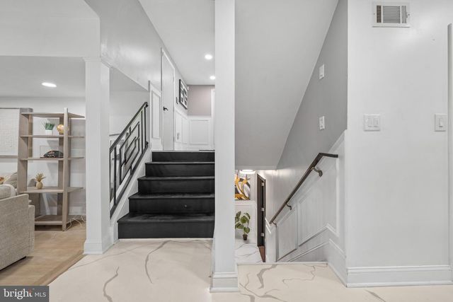 8 CHIPLEY RUN, Voorhees, NJ 08043