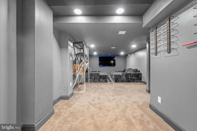 8 CHIPLEY RUN, Voorhees, NJ 08043