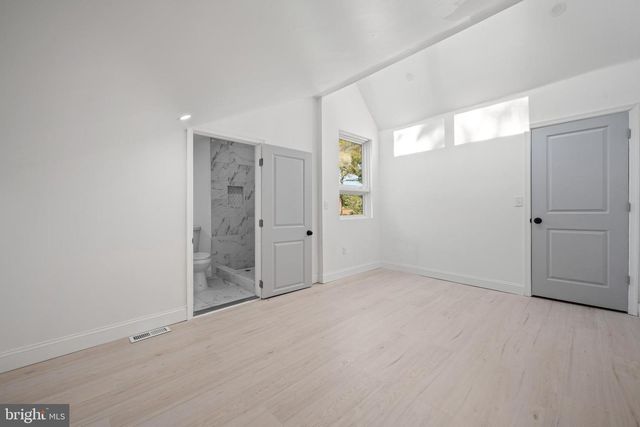 8 CHIPLEY RUN, Voorhees, NJ 08043