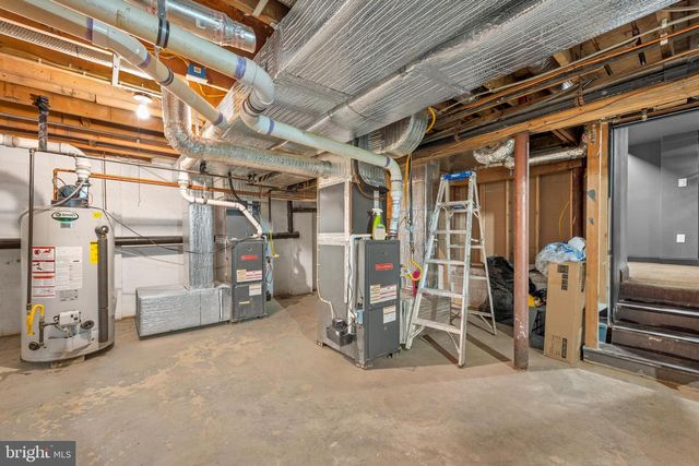 8 CHIPLEY RUN, Voorhees, NJ 08043