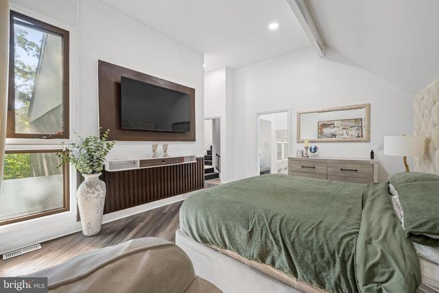 8 CHIPLEY RUN, Voorhees, NJ 08043