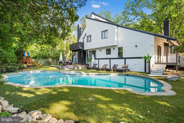 8 CHIPLEY RUN, Voorhees, NJ 08043