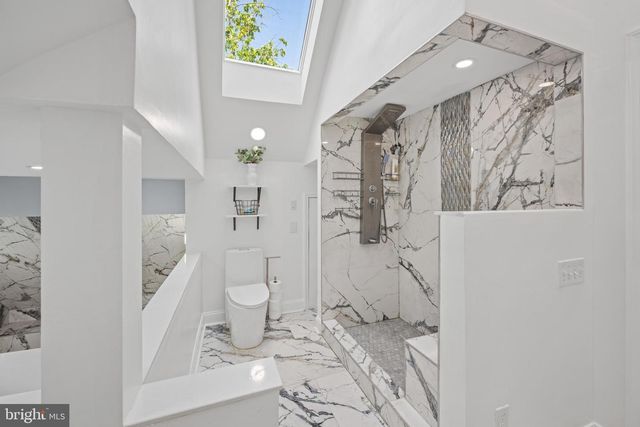 8 CHIPLEY RUN, Voorhees, NJ 08043