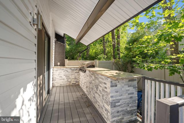 8 CHIPLEY RUN, Voorhees, NJ 08043