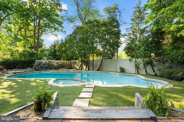 8 CHIPLEY RUN, Voorhees, NJ 08043