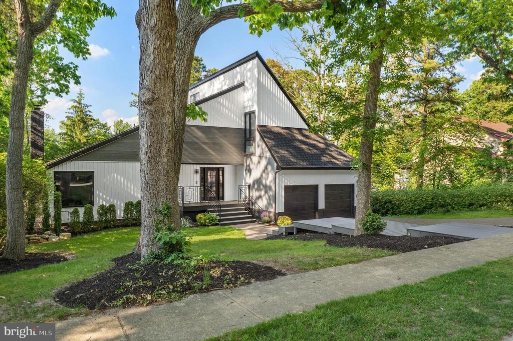 8 CHIPLEY RUN, Voorhees, NJ 08043