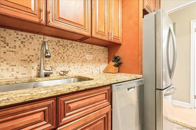70-25 Yellowstone Boulevard 7X, Forest Hills, NY 11375