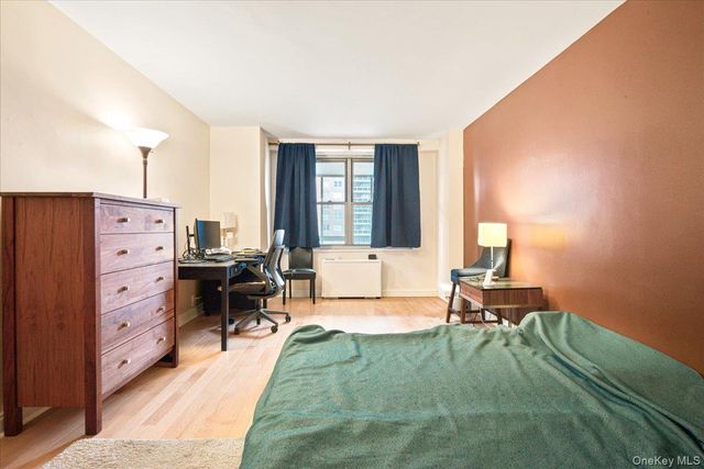 70-25 Yellowstone Boulevard 7X, Forest Hills, NY 11375