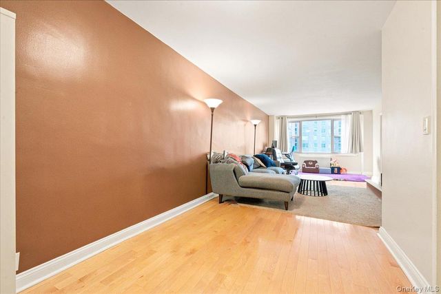 70-25 Yellowstone Boulevard 7X, Forest Hills, NY 11375