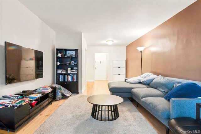 70-25 Yellowstone Boulevard 7X, Forest Hills, NY 11375