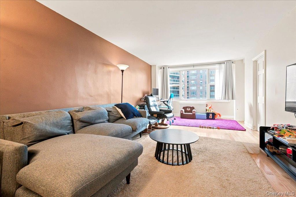 70-25 Yellowstone Boulevard 7X, Forest Hills, NY 11375 — photo 5