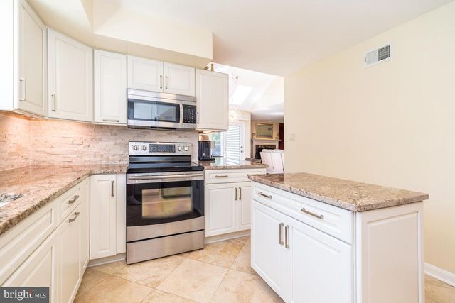 100 GROUSE CT, North Wales, PA 19454