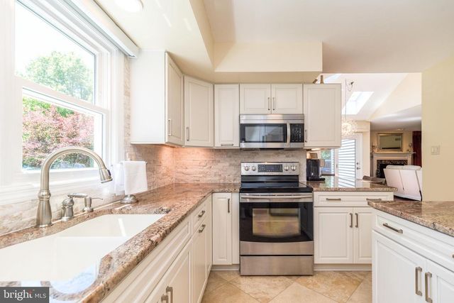 100 GROUSE CT, North Wales, PA 19454