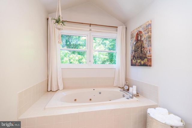 100 GROUSE CT, North Wales, PA 19454