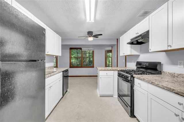 1430 Hillside Place SE, Conyers, GA 30094