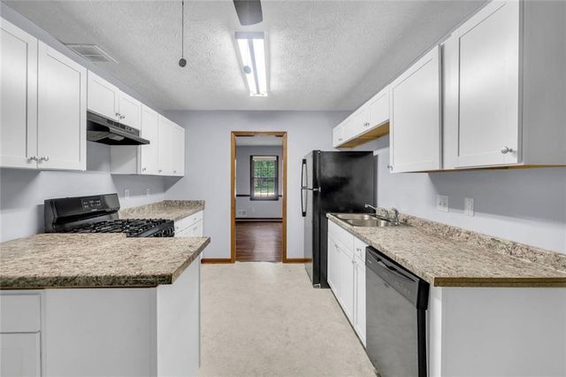 1430 Hillside Place SE, Conyers, GA 30094
