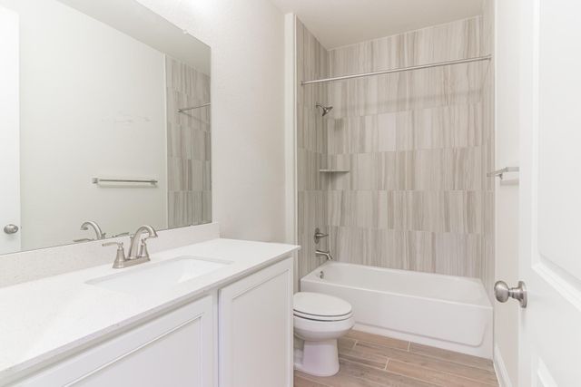 210 Gulfton ST, Lakeway, TX 78738