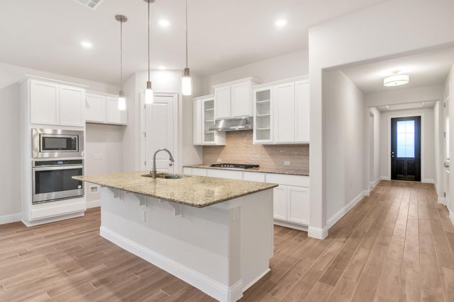 210 Gulfton ST, Lakeway, TX 78738