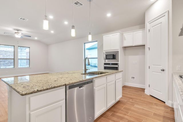 210 Gulfton ST, Lakeway, TX 78738