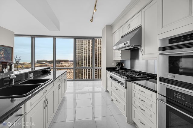 1211 S Prairie Avenue 1204, Chicago, IL 60605